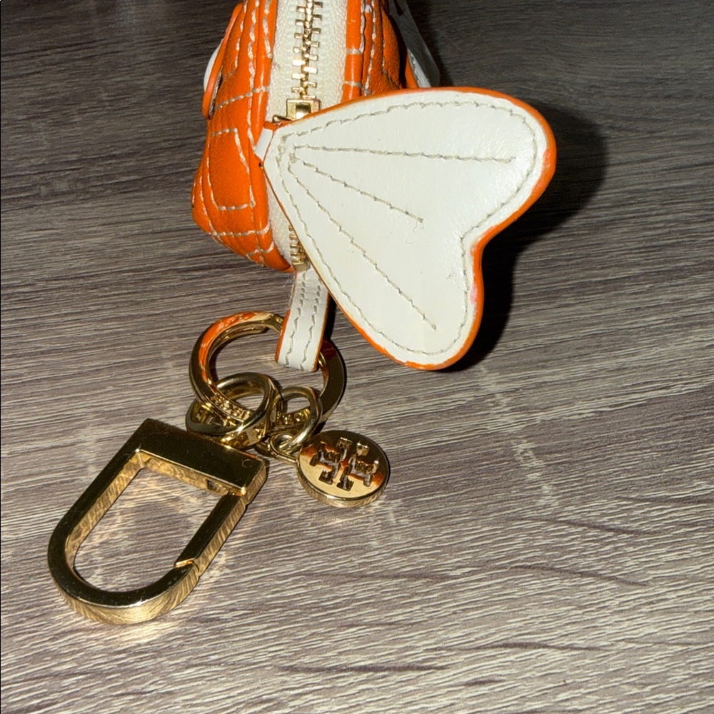 Tory Burch Whimsical Fish Coin Pouch/Key Chain - Picture 6 of 16